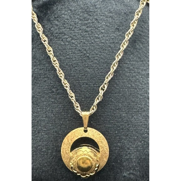 Vintage Welsbro Swiss Pendant Watch Necklace Manual Wind Working Gold Tone - Picture 2 of 11